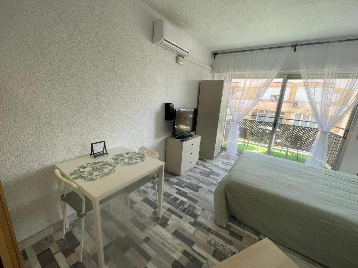 Confortable Estudio Con Terraza, Vistas A La Montana, Mar Y Mas Apartman Torremolinos Kültér fotó