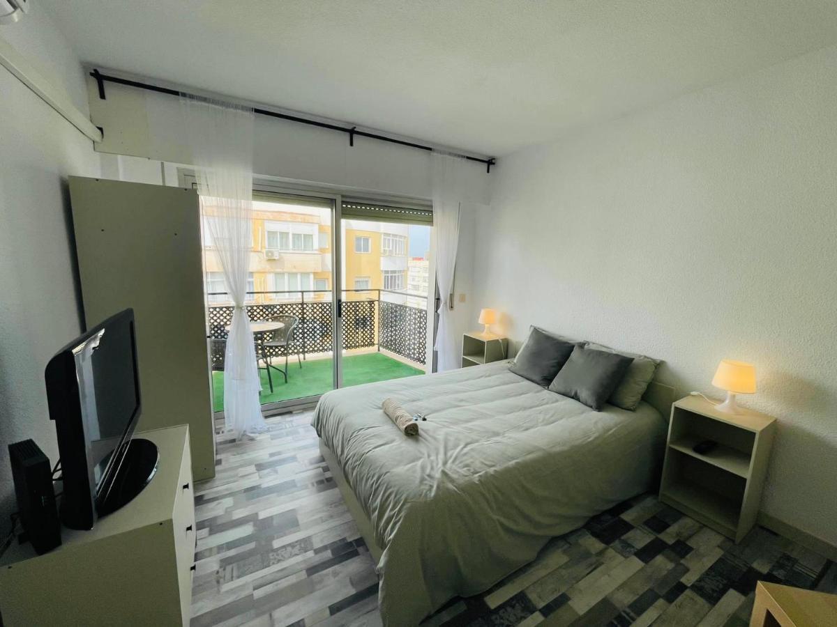 Confortable Estudio Con Terraza, Vistas A La Montana, Mar Y Mas Apartman Torremolinos Kültér fotó