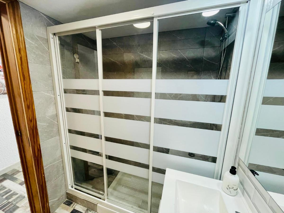 Confortable Estudio Con Terraza, Vistas A La Montana, Mar Y Mas Apartman Torremolinos Kültér fotó